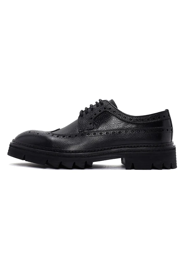 Lace-ups - black