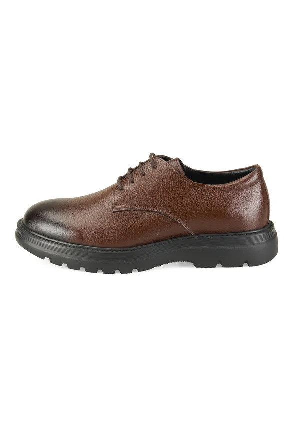 Lace-ups - brown