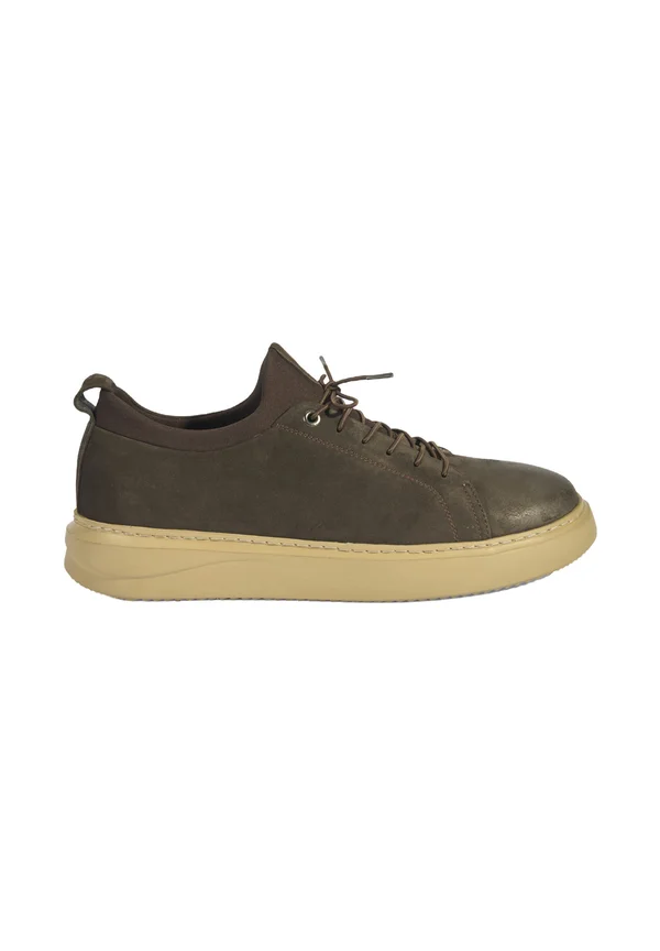 Lace-ups - brown