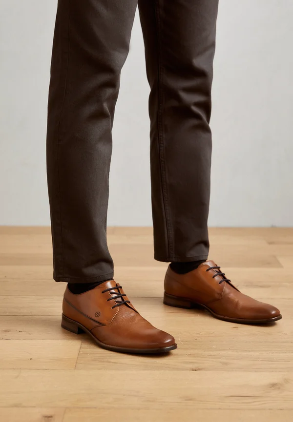 Lace-ups - cognac