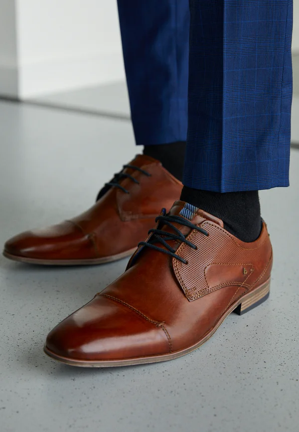 Lace-ups - cognac