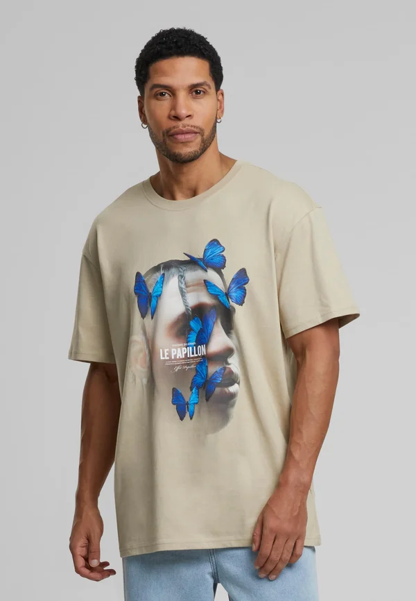 LE PAPILLON OVERSIZE  - Print T-shirt - wet sand
