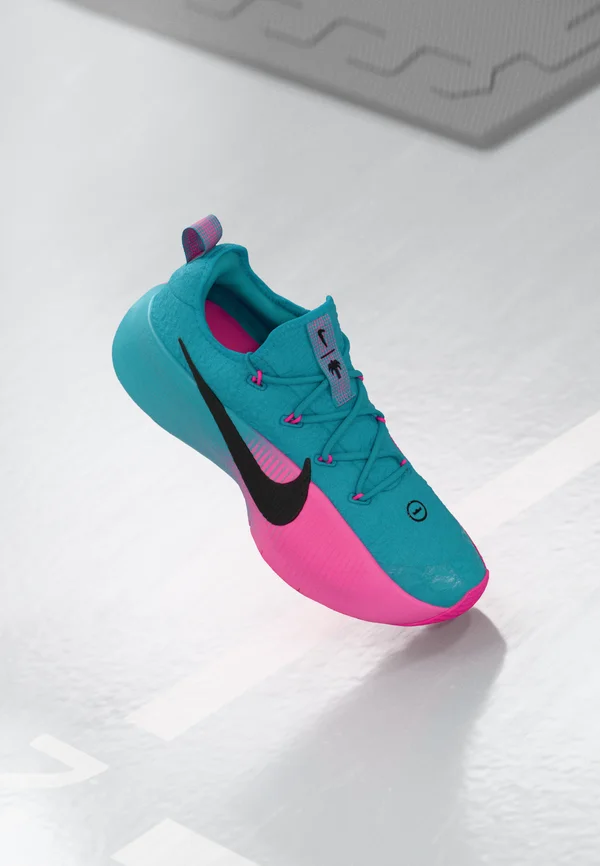 LEBRON TR 1 - Training shoe - dusty cactus/black/pink blast
