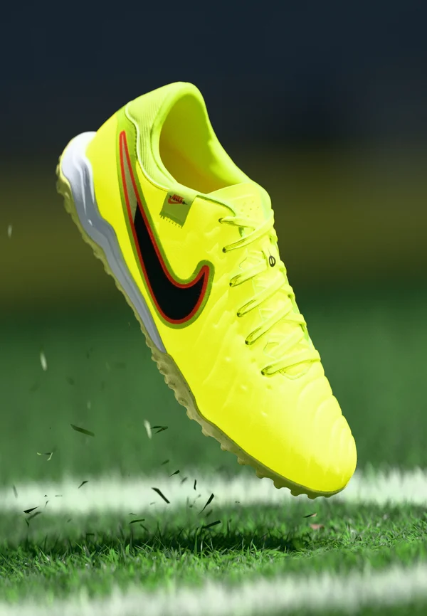 LEGEND 10 ACADEMY TF - Firm-ground football boots - volt/black