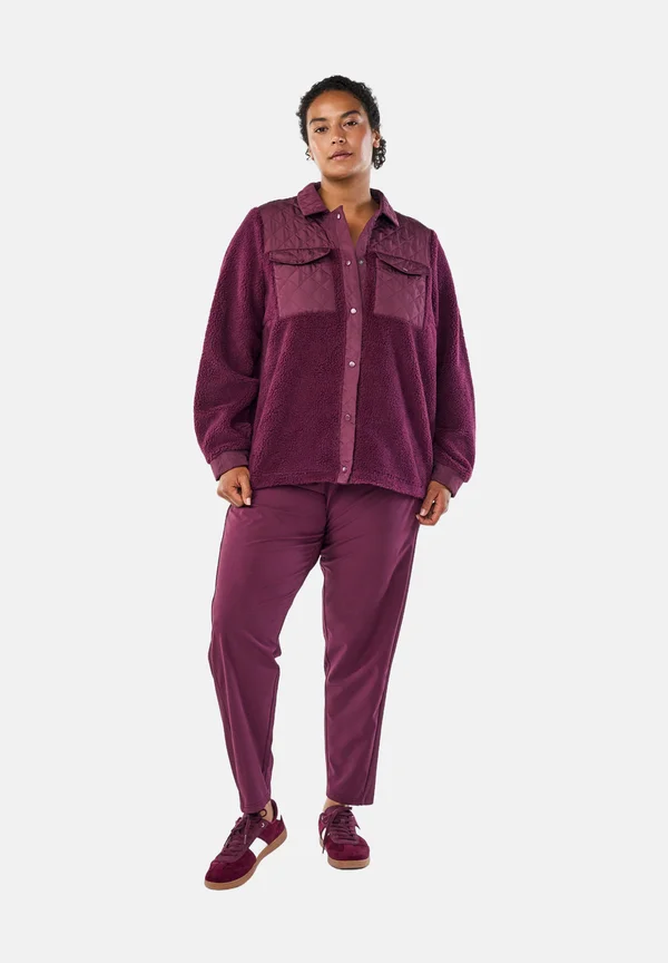 LEICHTE MIT TASCHEN - Tracksuit bottoms - grape wine