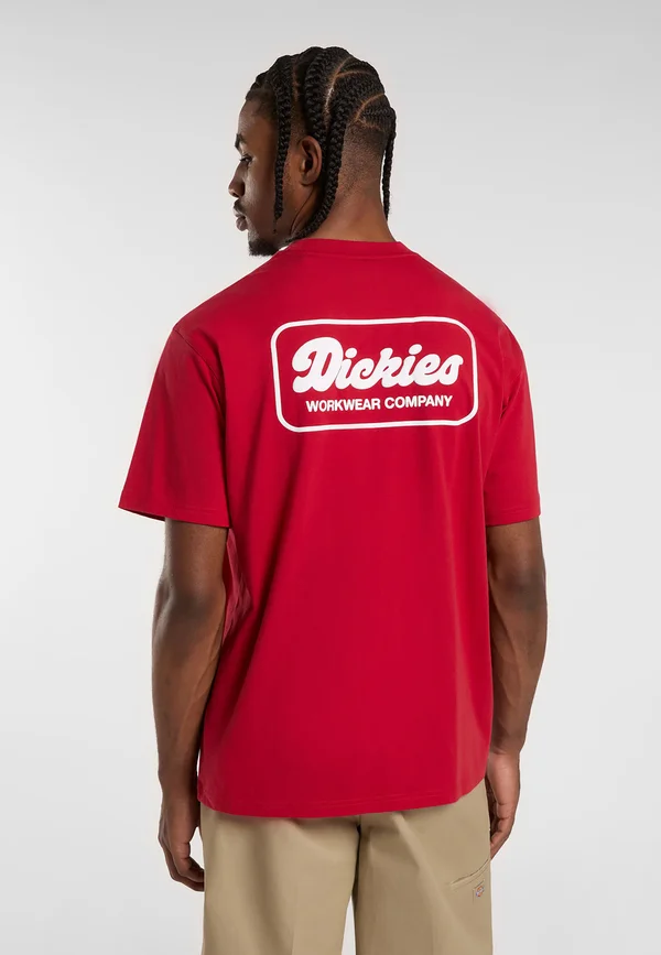 LEWISTOWN SS TEE - Print T-shirt - english red