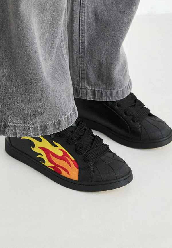 LIBERTY  - Trainers - black/orange