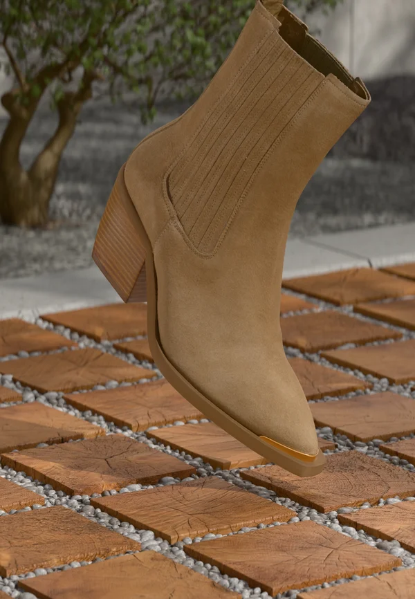 LIV LOUA METAL - Cowboy/biker ankle boot - oak