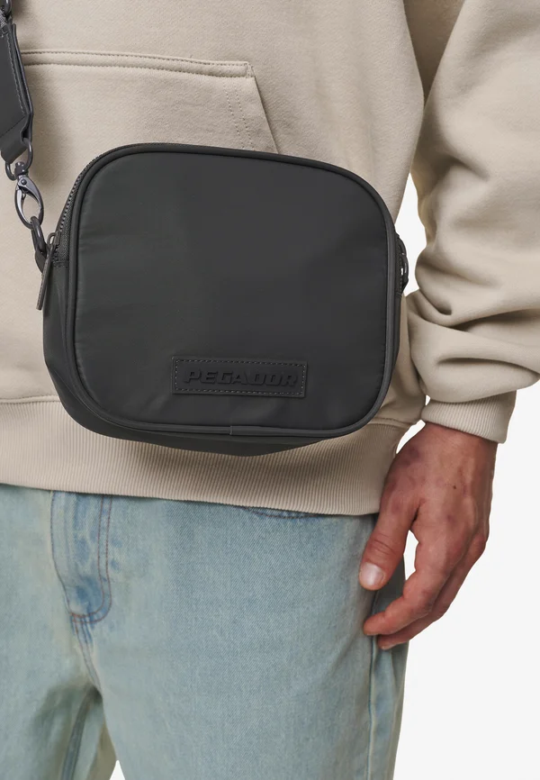 LOGO PATCH SHOULDER STRAP BAG UNISEX - Cross body bag - anthracite