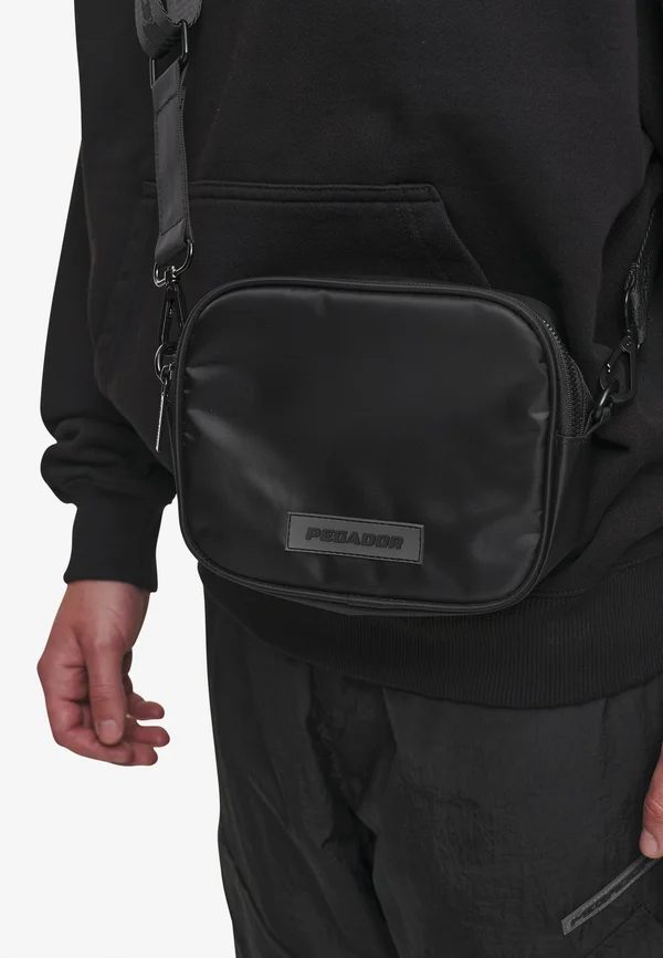 LOGO PATCH SHOULDER STRAP BAG UNISEX - Cross body bag - black