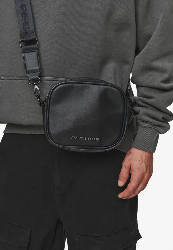 LOGO SHOULDER STRAP BAG UNISEX - Cross body bag - black