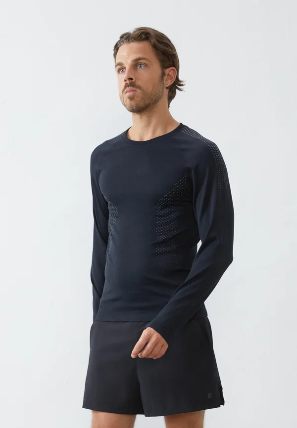 Long sleeved top - black