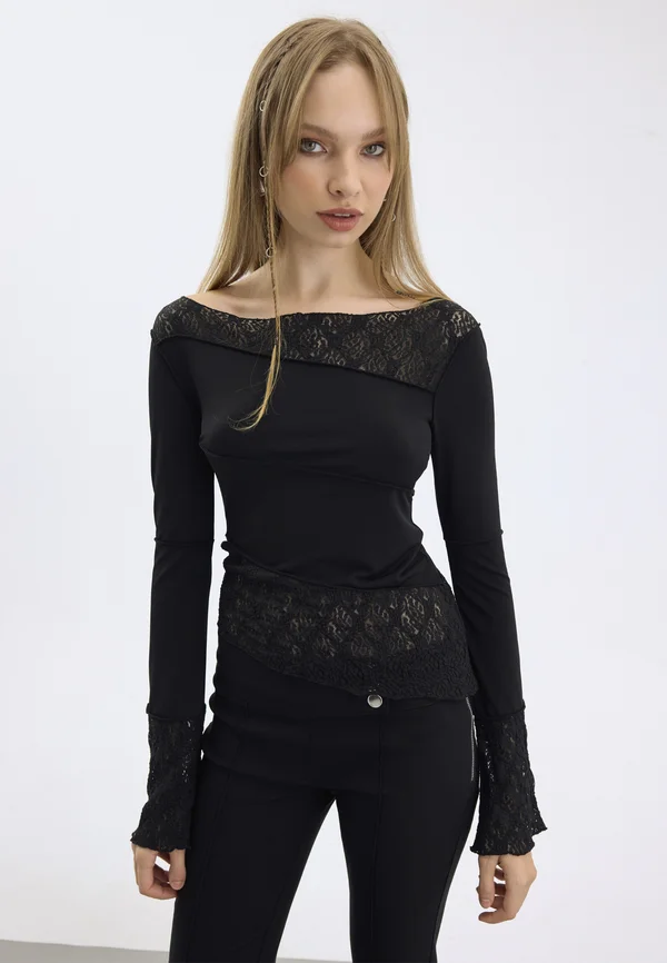 Long sleeved top - black