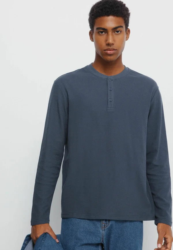 Long sleeved top - light blue