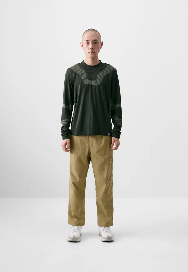 Long sleeved top - sequoia/barely volt