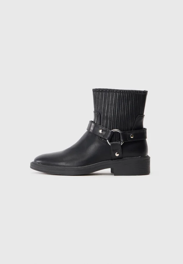 LOTTIE - Cowboy/biker ankle boot - black