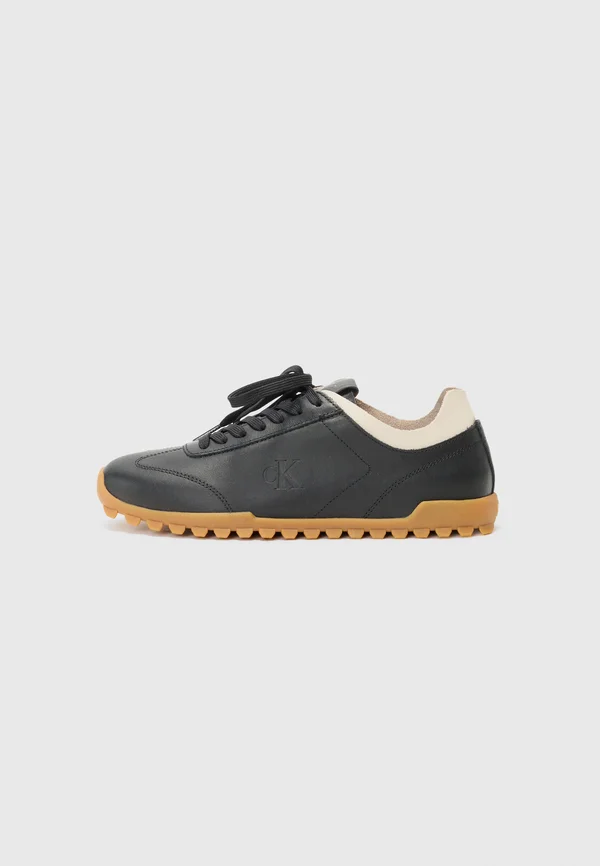 LOW PROFILE RUNNER - Trainers - black/eggshell