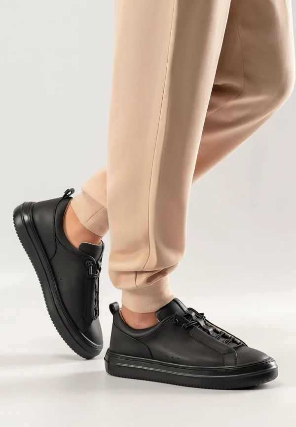 LUX - Trainers - schwarz