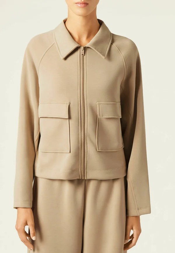LUXE LOUNGE WITH POCKETS - Zip-up sweatshirt - beige