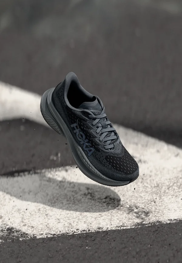 MACH 6 - Road running shoes - black