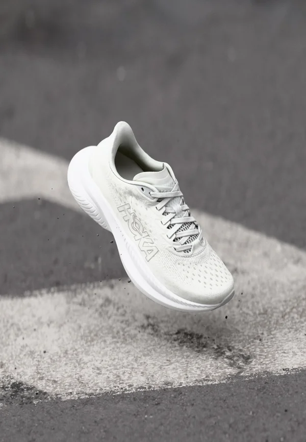 MACH 6 - Road running shoes - white