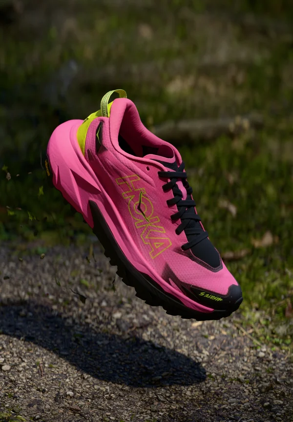 MAFATE 5 - Trail running shoes - neon rose/black