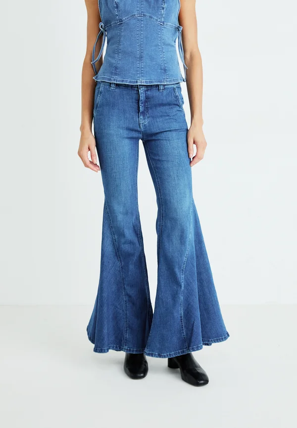 MARQUE - Flared Jeans - kora