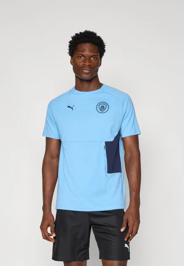 MCFC PUMATECH POCKET TEE - Club wear - deep navy/team light blue