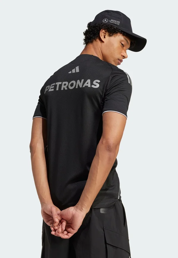 MERCEDES - AMG PETRONAS FORMULA ONE TEAM MECHANICS MEN - Print T-shirt - black   reflective silver
