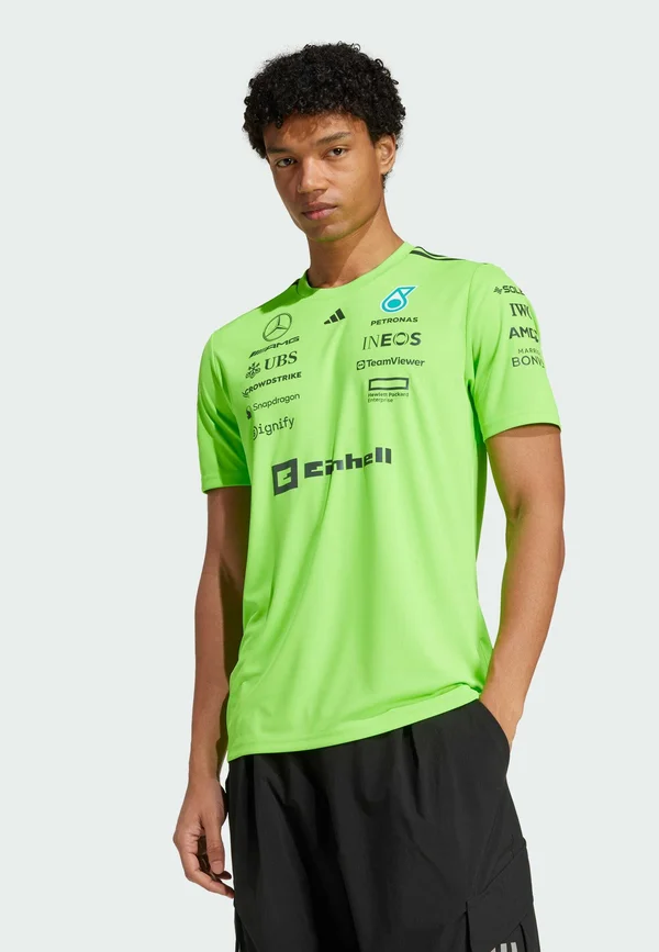 MERCEDES - AMG PETRONAS FORMULA ONE TEAM UP MEN - Print T-shirt - solar green   black