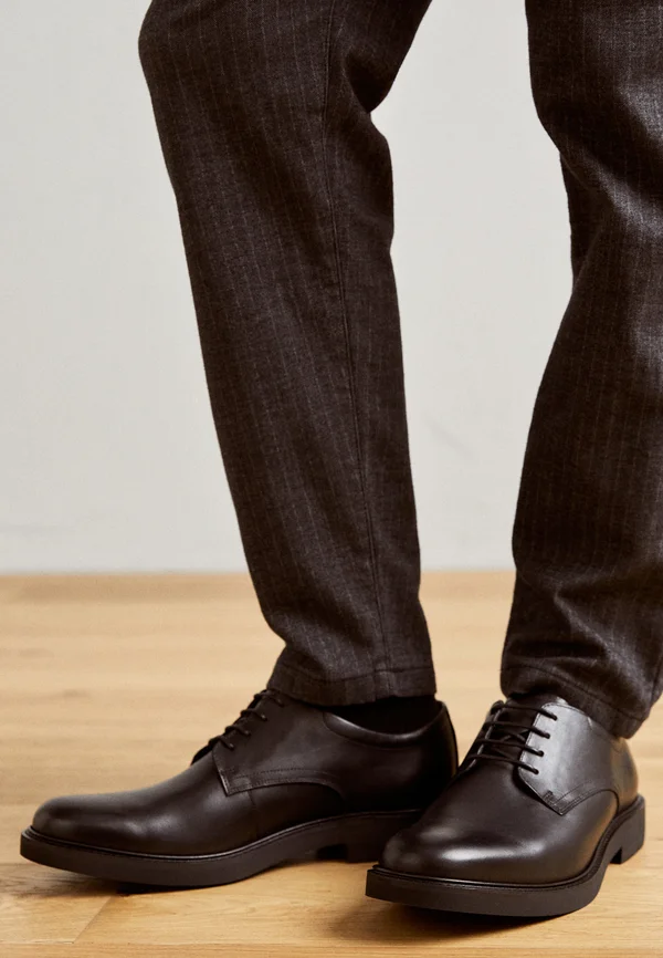 METROPOLE LONDON - Smart lace-ups - black