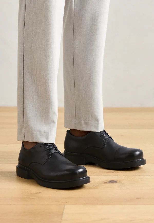 METROPOLE SEOUL - Lace-ups - black