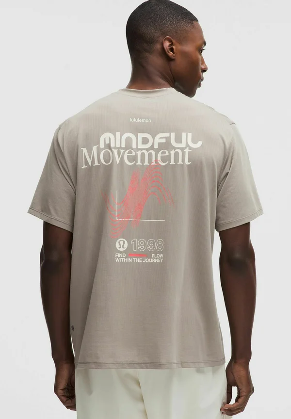 MILE MAKER MESH SHORT SLEEVE GRAPHIC - Print T-shirt - warm ash grey