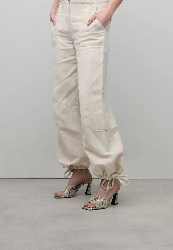 MIT SCHLANGENMUSTER UND - Heeled mules - bunt