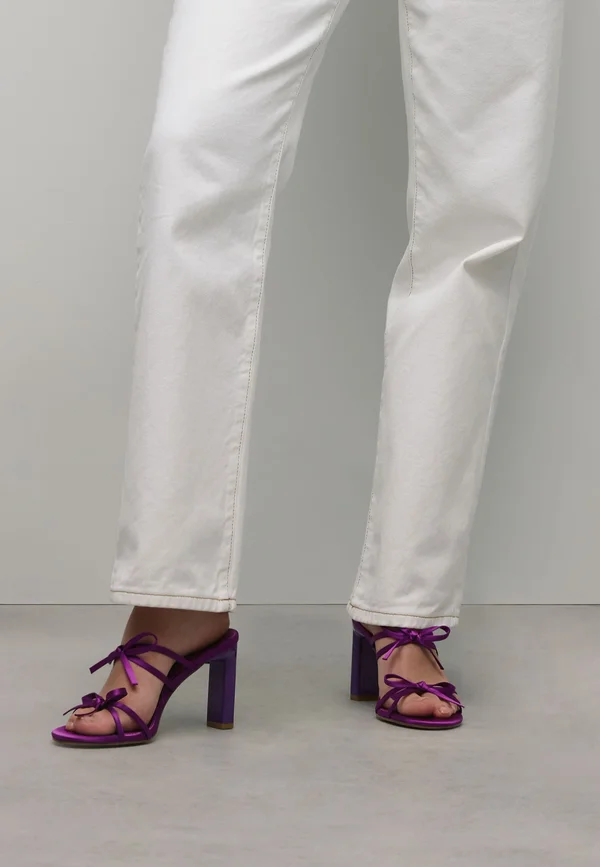 MIT SCHLEIFEN - Heeled mules - violet