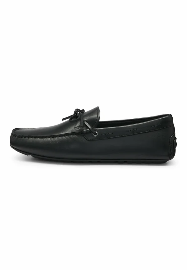 Moccasins - black one