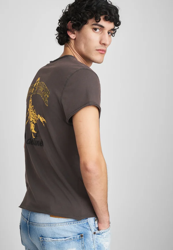 MONASTIR SCORPIO - Print T-shirt - carbone