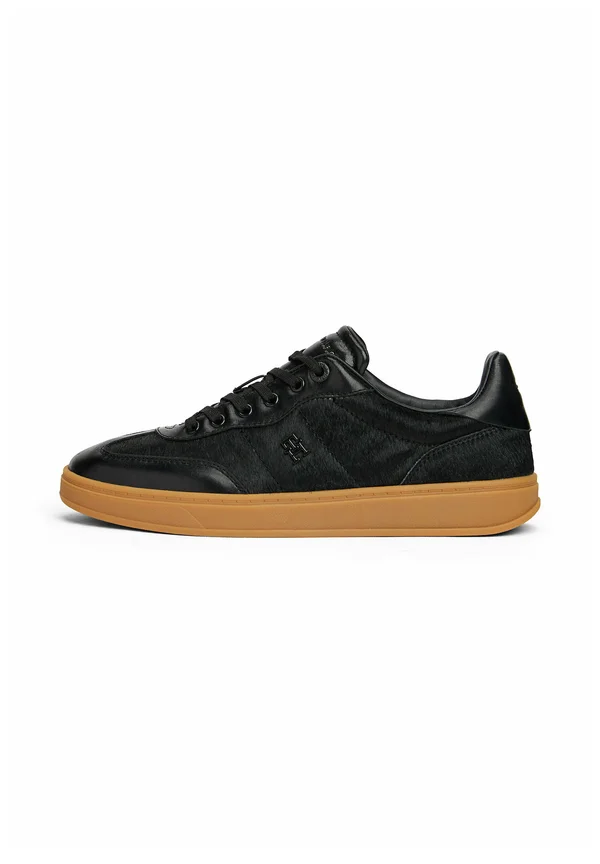 MONOGRAM MIXED TEXTURE - Trainers - black