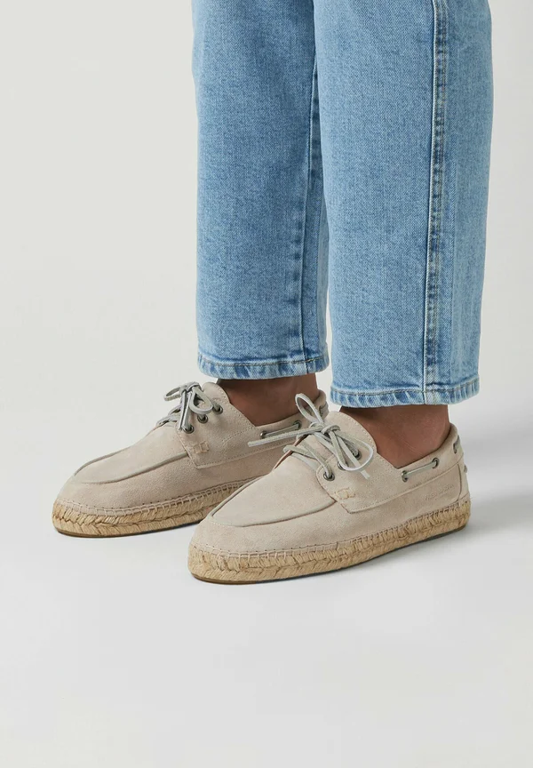 MONTECARLO - Boat shoes - mist suede