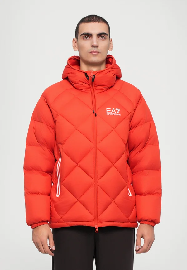 MOUNTAIN QUILTED JACKET - Down jacket - molten lava