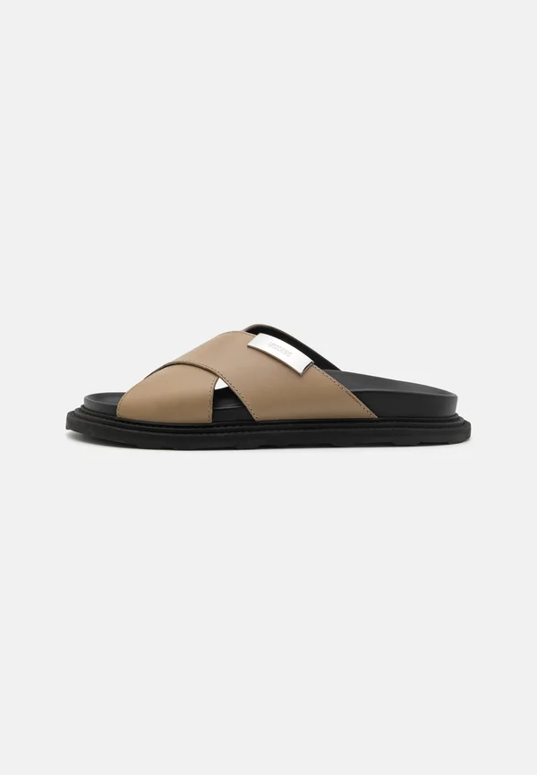 Mules - beige