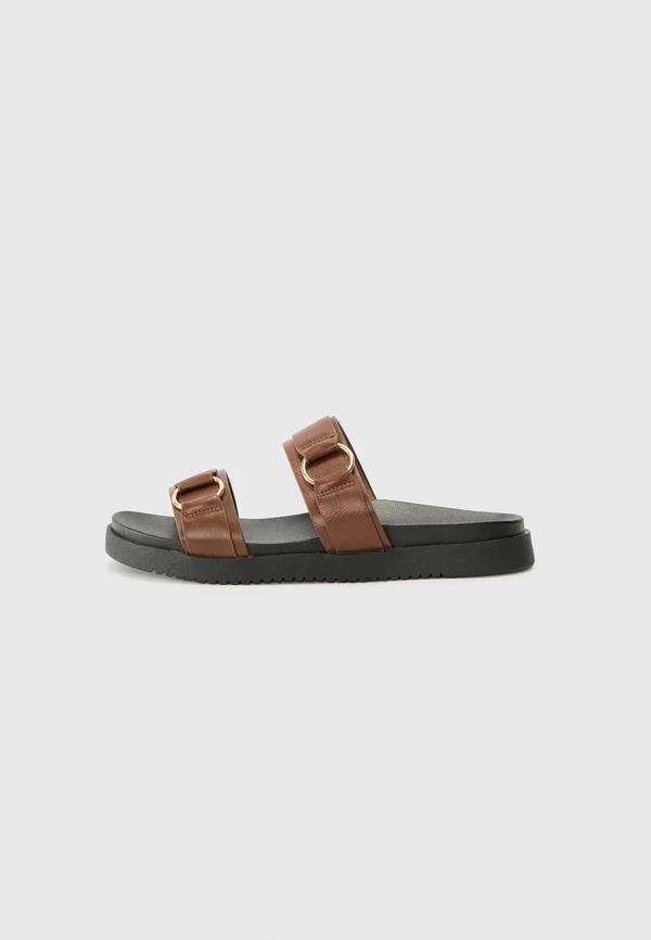 Mules - cognac