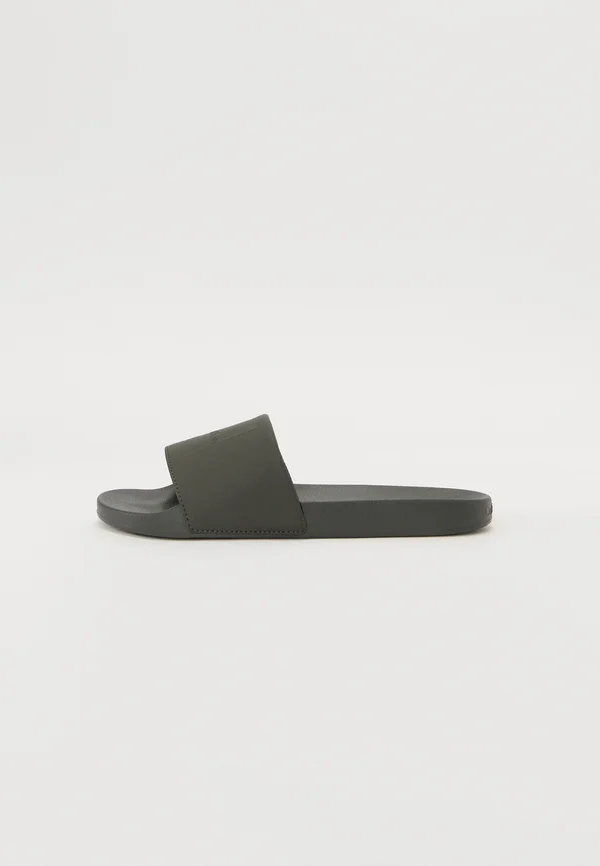 Mules - dark olive