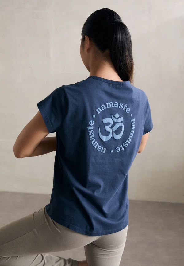 NAMASTE - Print T-shirt - navy