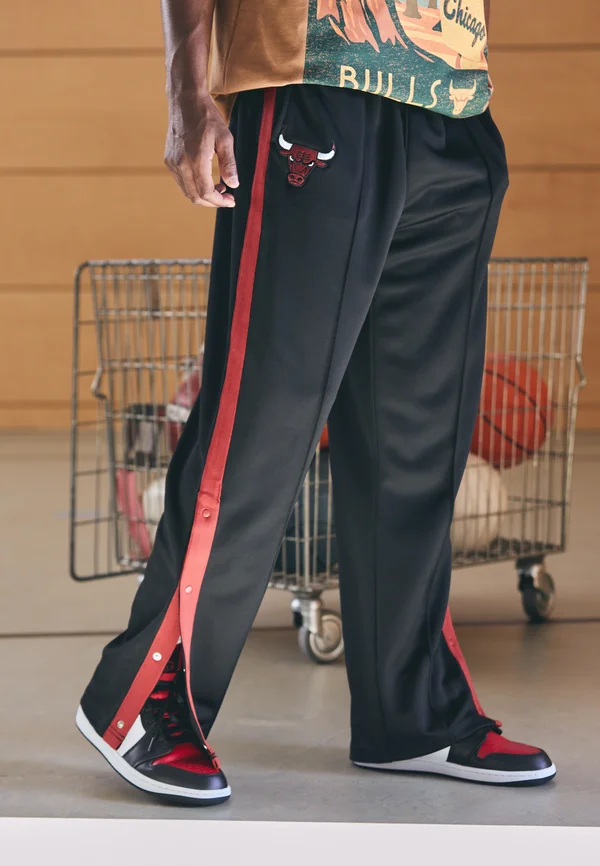 NBA CHICAGO BULLS STRAIGHT JOGGER - Club wear - black