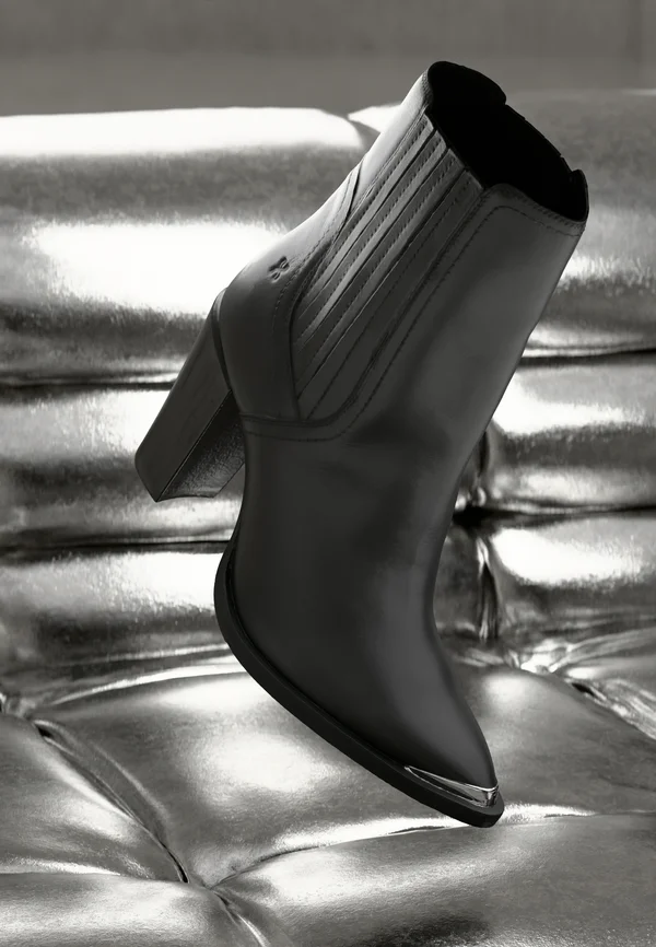 NEW AMERICANA - Classic ankle boots - black