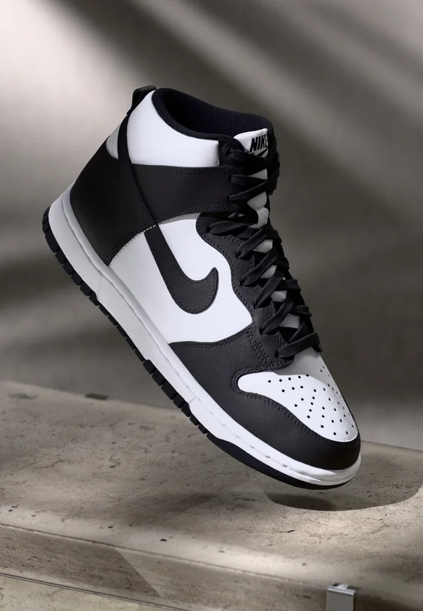 NIKE DUNK HI RETRO BTTYS - High-top trainers - white/black/total orange