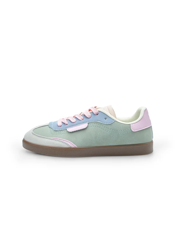 NORTH STAR STRIKER - Trainers - verde