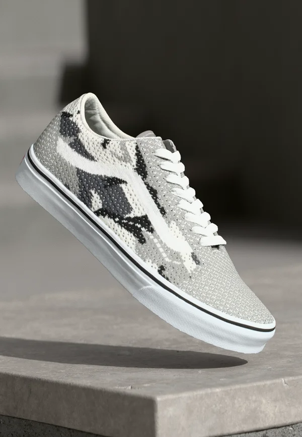 OLD SKOOL UNISEX - Trainers - lunar rock