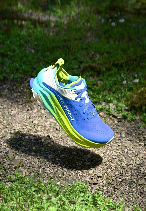 OLYMPUS 6 - Trail running shoes - blue/lime